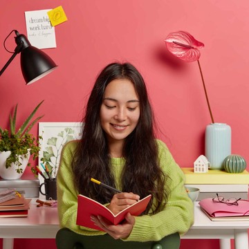 Memahami Kepribadian Orang Dilihat dari Gaya Menulis Huruf L, T, Y, dan I Menurut Ahli