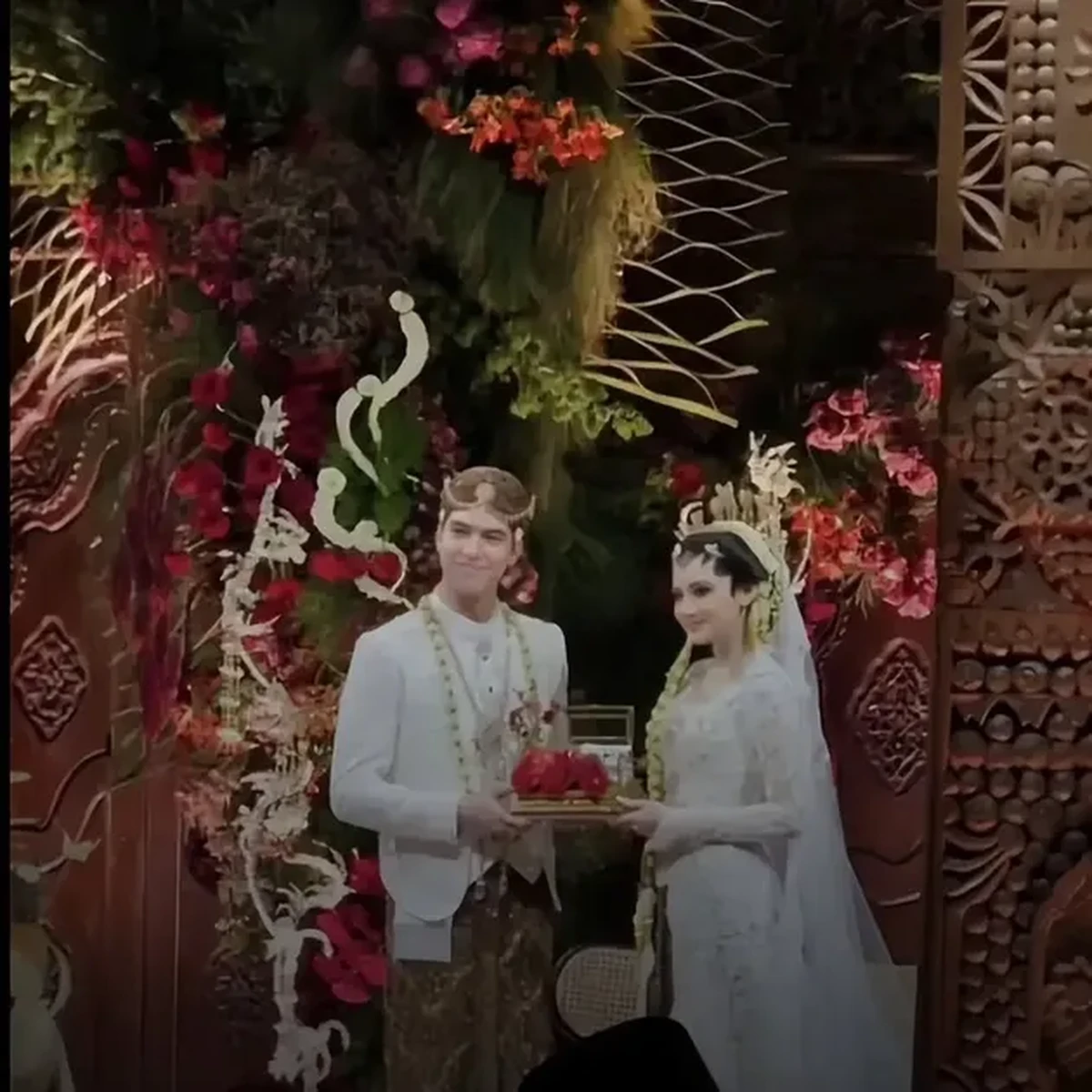 Pernikahan El Rumi dan Syifa Hadju