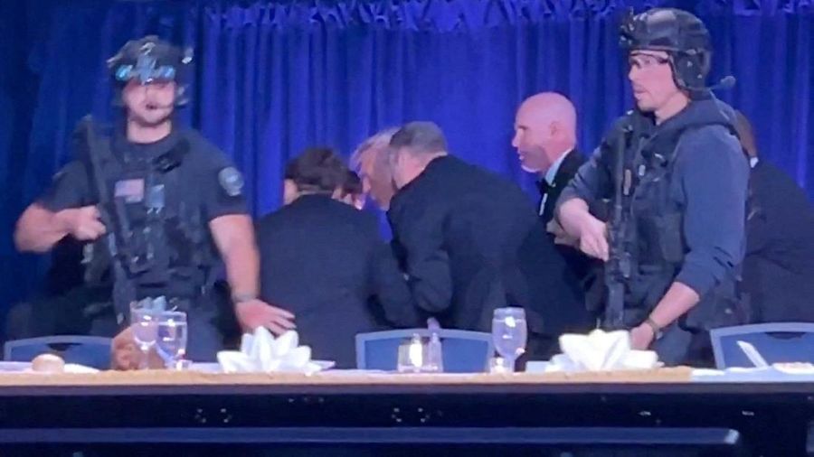 Seorang pemasok Secret Service Amerika Serikat (AS) dilaporkan tertembak di aktivitas White House Correspondents' Dinner pada Sabtu (26/4/2026) malam. (REUTERS/Bo Erickson)