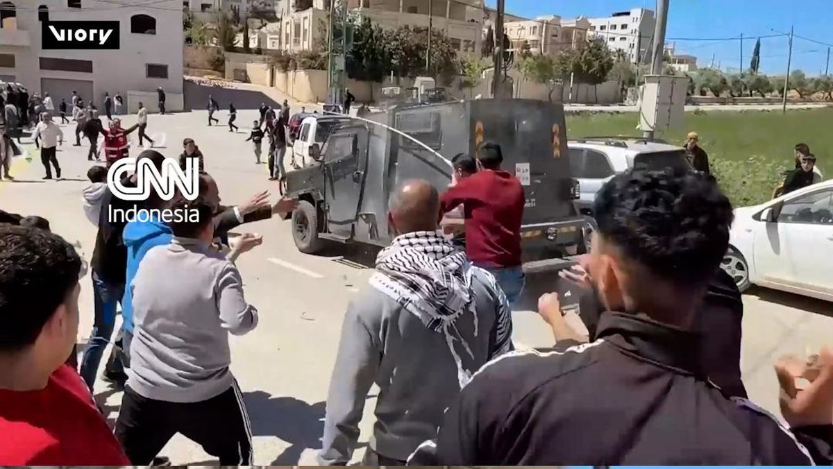 Pasukan Israel Serang Warga Palestina Saat Upacara Pemakaman