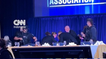 Momen Trump Dievakuasi di Tengah Tembakan Acara Gedung Putih