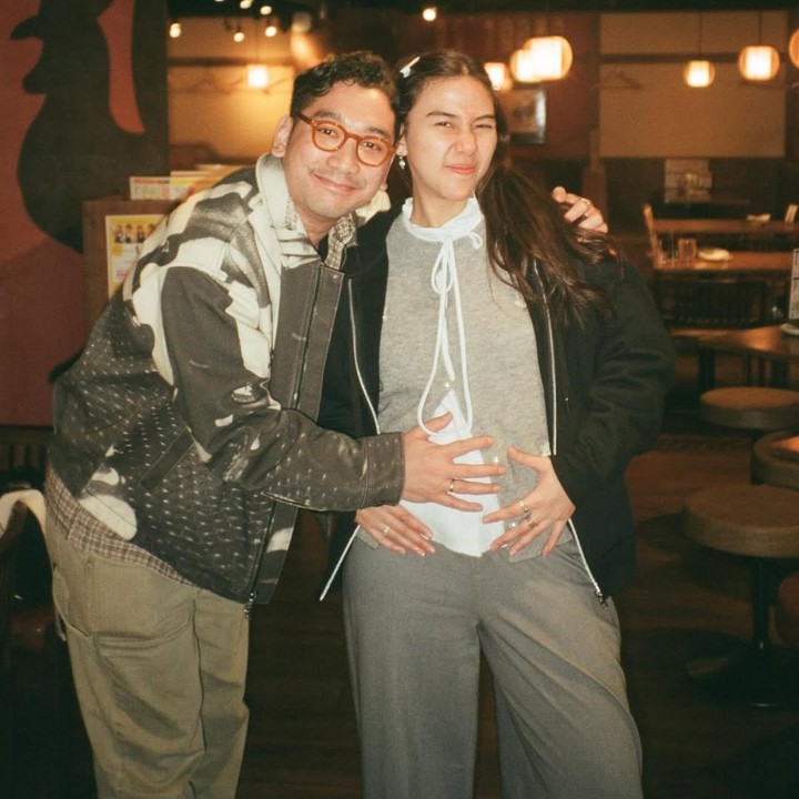 <p>Artis Adinda Thomas tengah menjalani kehamilan pertamanya, Bunda. Baru-baru ini, Adinda dan suaminya Raka Akmal memutuskan untuk <em>babymoon</em> ke Jepang. Keduanya menghabiskan waktu untuk <em>quality time</em> sebelum menjalani peran baru sebagai orang tua. (Foto: Instagram @adindathomas)</p>