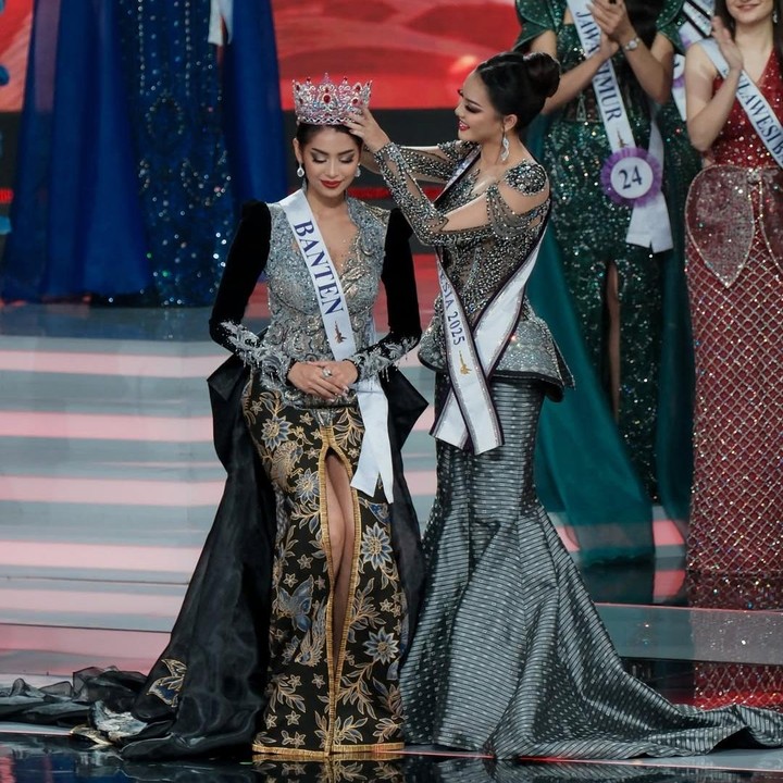 <p>Momen spesial ini juga dibagikan langsung melalui akun Instagram resmi Puteri Indonesia. &ldquo;Momen Penobatan Puteri Indonesia 2026,&rdquo; dikutip dari laman Instagram <em>@officialputeriindonesia</em>, Senin (27/4/2026).&nbsp;(Foto: Instagram @officialputeriindonesia)</p>