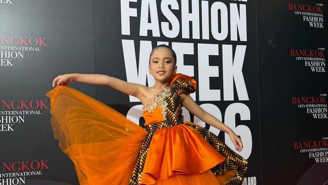 Model Cilik Annisa Dalimunthe Bersinar di Panggung Fashion Bangkok