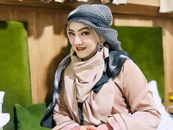 Deretan Artis Pernah Coba Totok Sirih Ferizka Utami yang Jadi Kontroversi