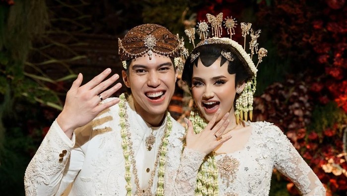 Deretan Busana Pernikahan Syifa Hadju dan El Rumi, Elegan dalam Nuansa Tradisional