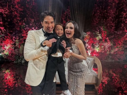 5 Potret Penampilan Anak Artis Hadiri Pernikahan El Rumi & Syifa Hadju