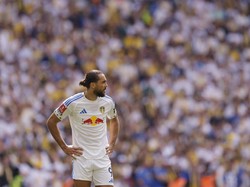 Calvert-Lewin Tarik Rambut Cucurella Tak Kartu Merah? Fans MU Meradang