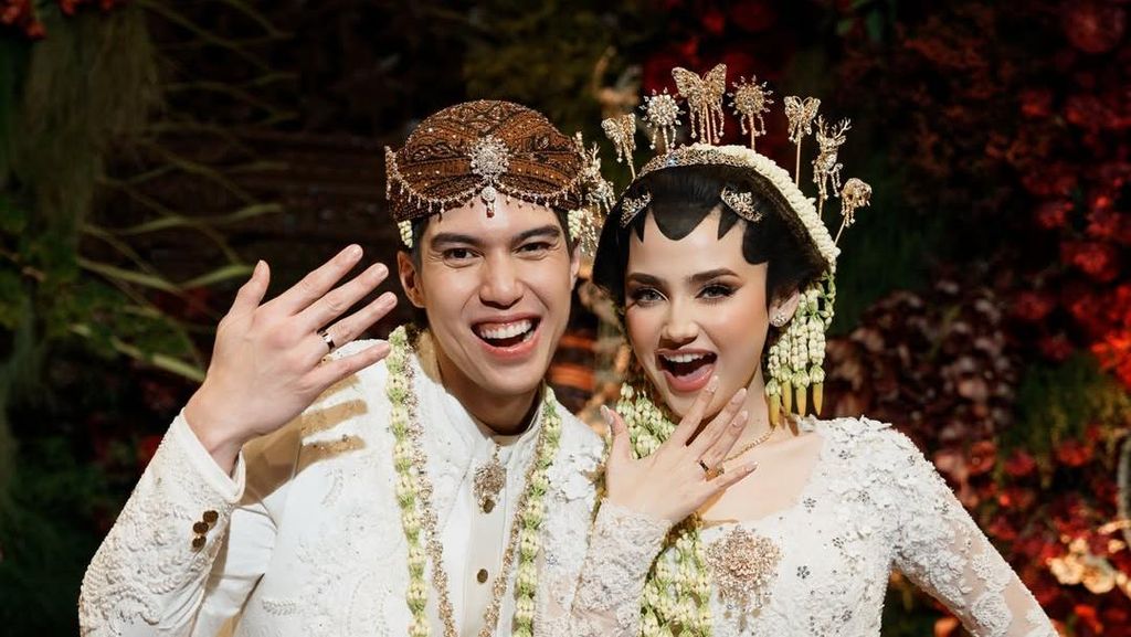 El Rumi dan Syifa Hadju Pamer Foto Perdana sebagai Suami-Istri