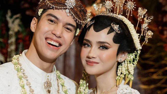 El Rumi dan Syifa Hadju akan menggelar acara lanjutan di Bali setelah menggelar prosesi akad nikah dan resepsi di Jakarta pada Minggu (26/4).