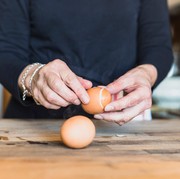 5 Cara Mudah Mengecek Apakah Telur Masih Layak Dimakan