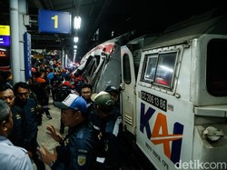 KAI Update Korban Tabrakan Kereta di Bekasi: 4 Orang Tewas-38 Dievakuasi