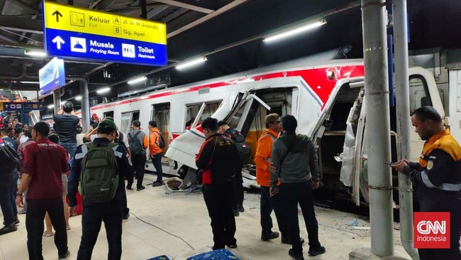 Polisi menyatakan telah memeriksa total 24 orang saksi di kasus kecelakaan maut antara Kereta Api Argo Bromo Anggrek dengan KRL di Stasiun Bekasi Timur.