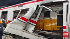 Cerita Penumpang Detik-detik KRL-KA Argo Anggrek Tabrakan di Bekasi