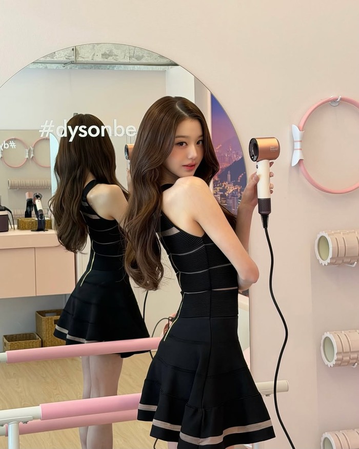 Ketika memikirkan artis Korea yang tidak pernah absen dari sorotan publik, salah satu nama yang mungkin langsung terlintas di pikiran adalah Jang Wonyoung IVE. Apakah kamu setuju, Beauties?/ Foto: instagram.com/for_everyoung10