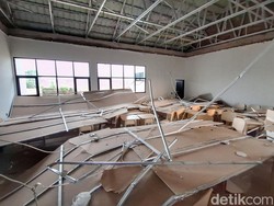Plafon SMKN 1 Soreang Bandung Ambruk, 5 Siswa Luka-luka