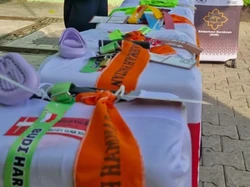 Unik! Jemaah Haji Pacitan Pasang Boneka hingga Pita Jadi Penanda Koper