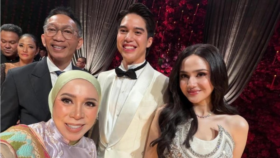Melly Goeslaw dan Anto Hoed hadiri resepsi El Rumi dan Syifa Hadju