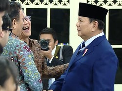 Momen Prabowo Salami Rocky Gerung dan Syahganda Nainggolan di Istana
