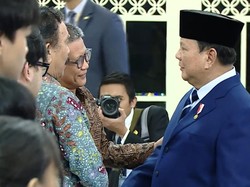 Video Isi Obrolan Singkat Prabowo-Rocky Gerung di Istana