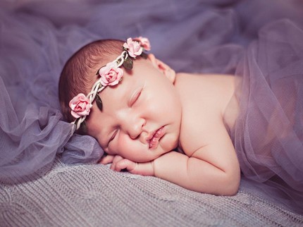 10 Nama Bayi Artis Bollywood Paling Populer, Lengkap Unik & Bermakna