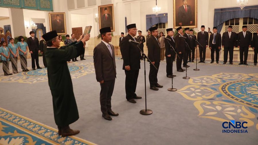 Pelantikan Pejabat Negara/Pemerintah oleh Presiden RI, Istana Negara, Jakarta, Senin (27/4/2026). (CNBC Indonesia/Muhammad Sabki)