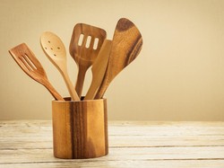 35+ Peralatan Rumah Tangga dalam Bahasa Jawa, dari Irus hingga Jagrag