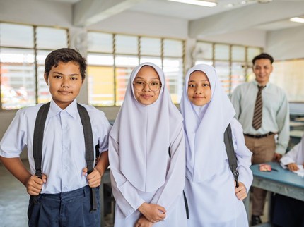 25 Puisi Hari Pendidikan Nasional Lengkap dari Singkat hingga Penuh Inspirasi