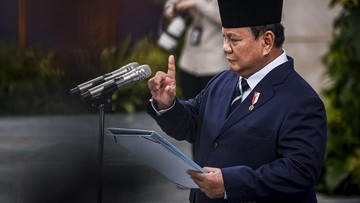 Canda Prabowo ke Menteri Trenggono: Enggak Boleh Pingsan Lagi