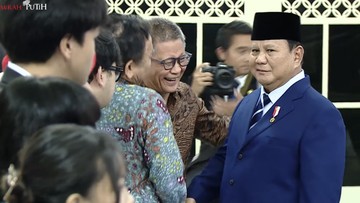 Rocky Gerung Ungkap Obrolan dengan Prabowo hingga Teddy di Istana