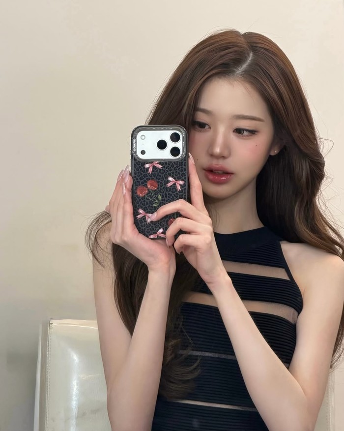 Sementara itu, EP Jepang ke-4 IVE bertajuk &lsquo;LUCID DREAM&rsquo; dijadwalkan rilis pada 27 Mei 2026 mendatang. Foto-foto konsep mini album itu pun sudah mulai diunggah di akun media sosial resmi girl group satu ini./ Foto: instagram.com/for_everyoung10