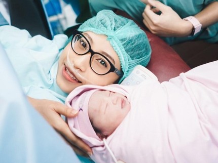 Momen Septiningtyas, Istri Pengacara Viral Sangun Ragahdo Melahirkan Anak Pertama