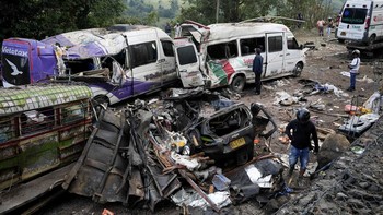 FOTO: 19 Orang Tewas dalam Serangan Bom di Kolombia