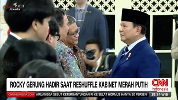 VIDEO: Rocky Gerung Hadiri Pelantikan Menteri di Istana