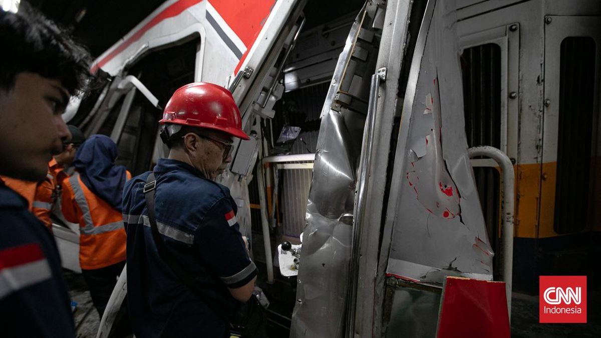 Kecelakaan Kereta Bekasi: Sebagian Kepala Argo Bromo Masuk Gerbong KRL