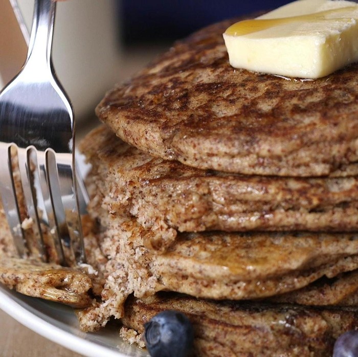 Whole wheat pancake menjadi salah satu pilihan menu yang sehat untuk sarapan