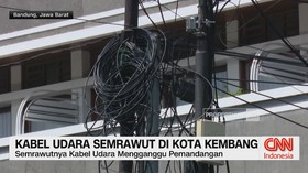 VIDEO: Kabel Udara Semrawut di Kota Kembang
