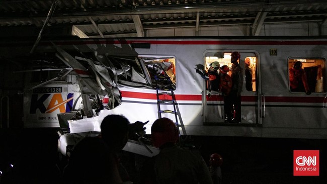 Pernyataan Green SM Indonesia soal satu unit kendaraannya terlibat insiden kecelakaan kereta di wilayah Stasiun Bekasi Timur.