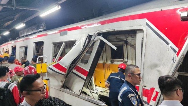 KNKT Turun Gunung Investigasi Tabrakan KA Argo Bromo Anggrek Vs KRL