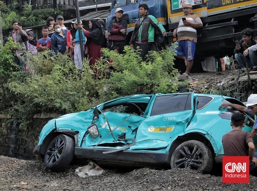 KNKT menjelaskan pengemudi taksi listrik Green SM sempat memindahkan transmisi ke N, lalu menekan pedal gas tetapi tak bisa menggerakkan roda.