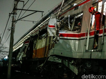 Duka di Perjalanan Pulang, Gerbong Perempuan KRL Tertabrak KA Argo Bromo