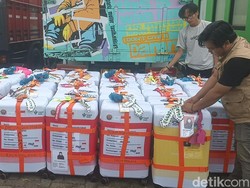 Cara Unik Jemaah Haji di Tasikmalaya Tandai Koper