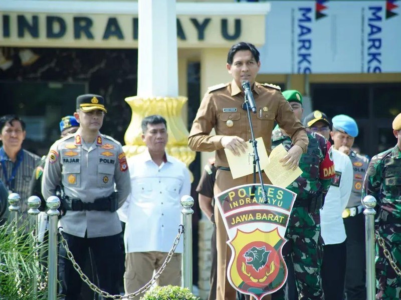Kantor Bupati Lucky Hakim Dilempari Puluhan Ular gegara Tak Temui Pendemo