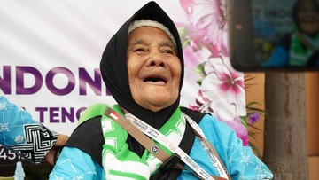 Mbah Sarmi Asal Madiun, Berangkat Haji Usia 90 Tahun