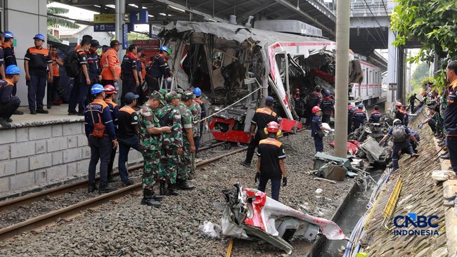 AHY Umumkan 15 Orang Meninggal Akibat Tabrakan KA Argo Bromo Vs KRL