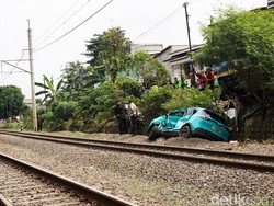 Ragam Penyebab Banyak Orang Terobos Perlintasan KA dan Lampu Merah