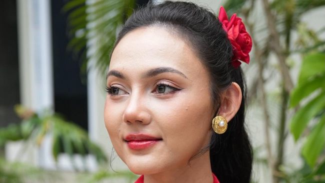 Terpopuler: Tompi soal Ria Ricis Oplas hingga Alasan Rina Nose Childfree