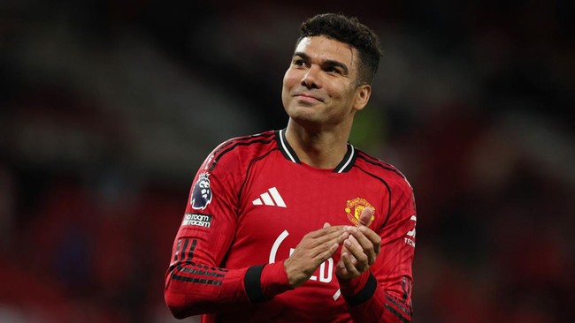 Gelandang Manchester United Casemiro menangis usai kemenangan Setan Merah atas Brentford di Liga Inggris.