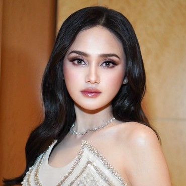 Terpopuler: Syifa Hadju Balas Komentar Negatif hingga Reaksi Alleia Nonton Akting Ariel