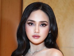 Spill Makeup Resepsi Syifa Hadju, Foundation Rp 1,2 Juta-Produk Drugstore